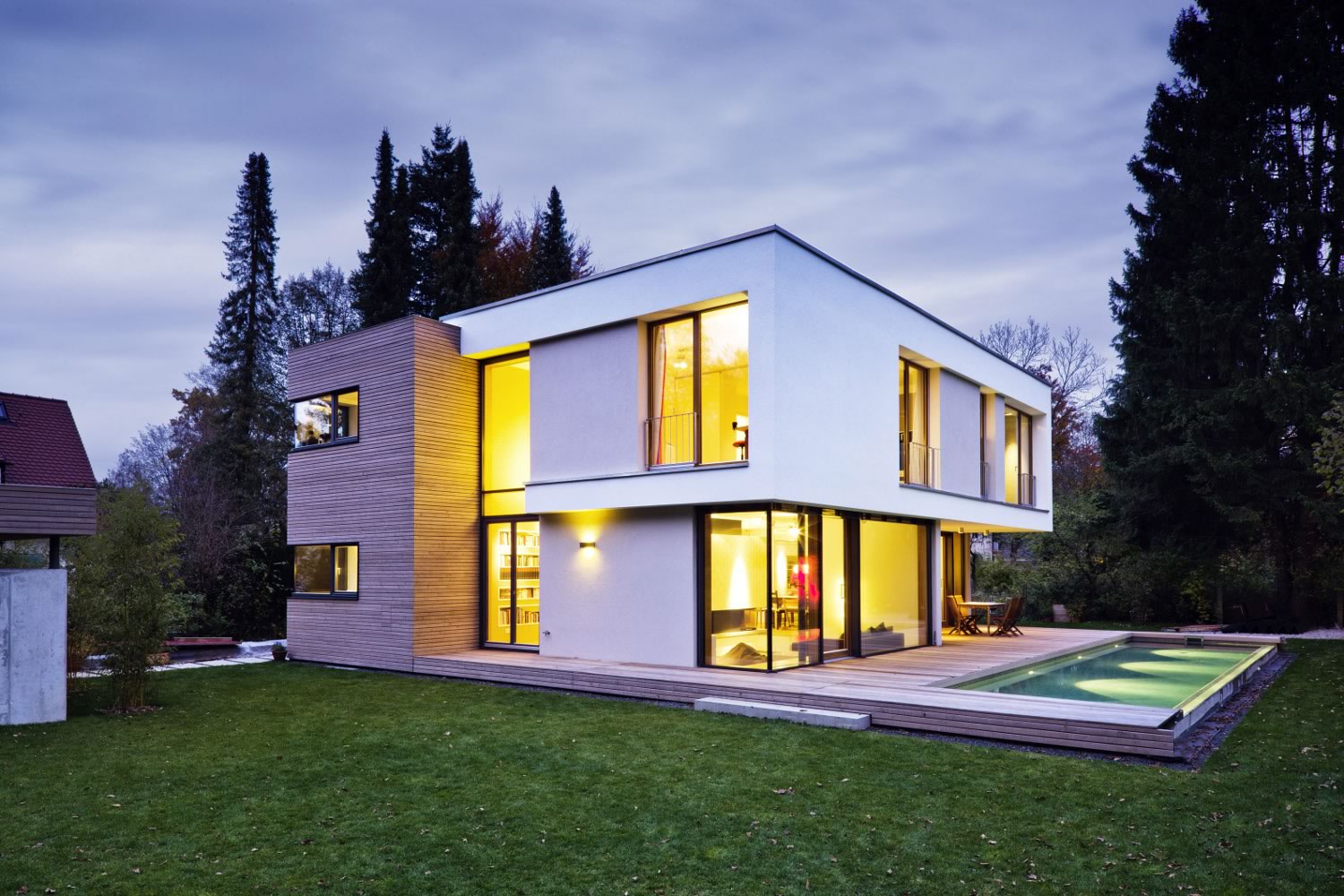 Einfamilienhaus mit Carport und Pool